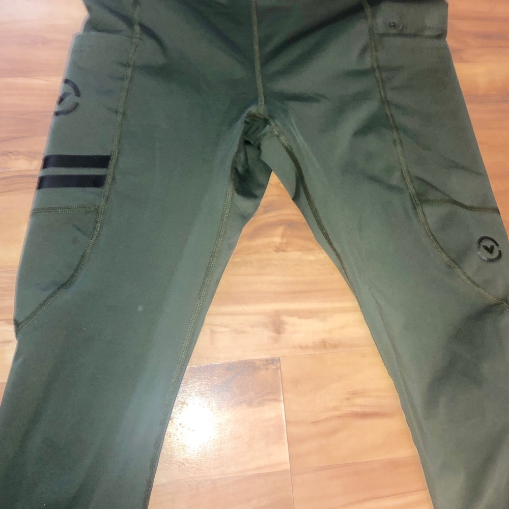 Virus Stay Cool Power Crop Olive Green Compression